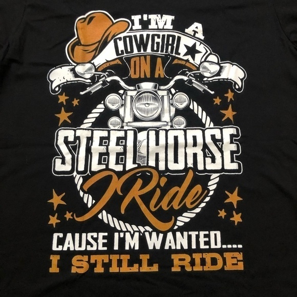 Cowgirl V Neck Graphic Tee Size Medium - Picture 2 of 3